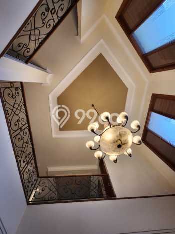 Rumah Mewah LB 700m2 Siap Huni Desain Elegan di Pondok Indah, Jakarta Selatan Rumah Mewah LB 700m2 Siap Huni Desain Elegan di Pondok Indah, Jakarta Selatan