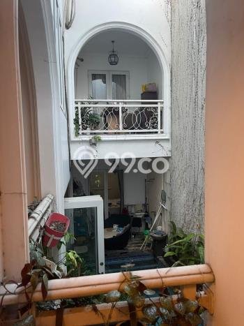 Rumah Luxury di Jakarta Selatan Strategis Kondisi Baik Rumah Luxury di Jakarta Selatan Strategis Kondisi Baik