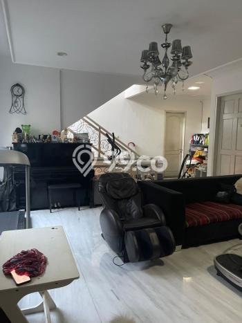 Rumah Luxury di Jakarta Selatan Strategis Kondisi Baik Rumah Luxury di Jakarta Selatan Strategis Kondisi Baik