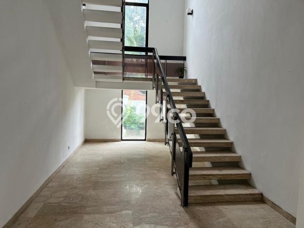 Hunian Mewah Dijual LT 702m2 di Mampang Prapatan, Jakarta Selatan Hunian Mewah Dijual LT 702m2 di Mampang Prapatan, Jakarta Selatan