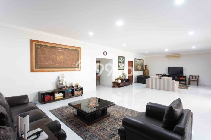 Rumah Eksklusif Dijual LT 690m2 di Kebayoran Baru, Jakarta Selatan Rumah Eksklusif Dijual LT 690m2 di Kebayoran Baru, Jakarta Selatan