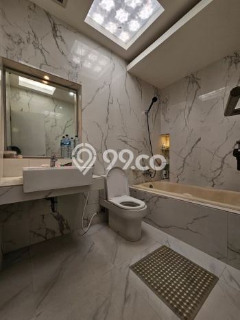 Hunian Elit LB 500m2 Siap Pakai Desain Elegan di Bintaro, Jakarta Selatan Hunian Elit LB 500m2 Siap Pakai Desain Elegan di Bintaro, Jakarta Selatan