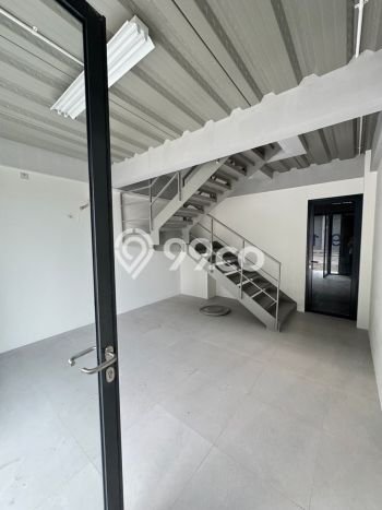 LOKASI STRATEGIS! Gudang Disewakan Kawasan Dadap, Luas 220m², Pusat Usaha LOKASI STRATEGIS! Gudang Disewakan Kawasan Dadap, Luas 220m², Pusat Usaha