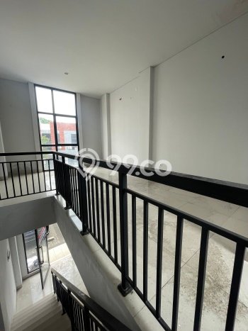 Ruko disewakan di BSD Tangerang Selatan dengan luas bangunan 67m2 Ruko disewakan di BSD Tangerang Selatan dengan luas bangunan 67m2
