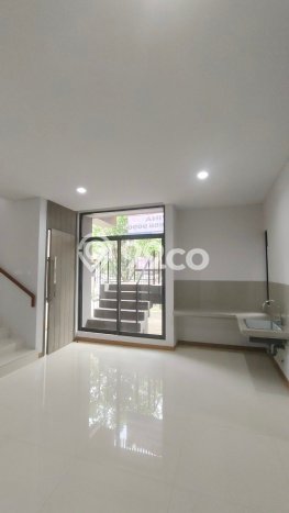 Rumah Luxury Modern Tanpa Renovasi di BSD Green Wich Tangerang Rumah Luxury Modern Tanpa Renovasi di BSD Green Wich Tangerang