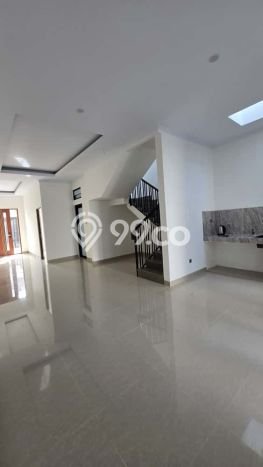 Rumah Luas Asri 3 KT Siap Huni di Meruya Jakarta Barat Rumah Luas Asri 3 KT Siap Huni di Meruya Jakarta Barat