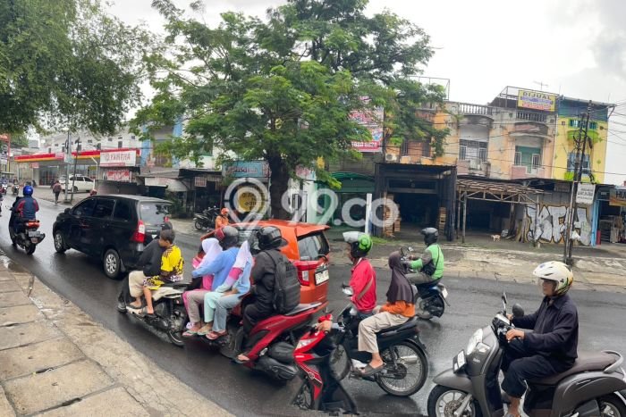 Untuk Disewa Ruko di Ciledug Tangerang LT 100m2, LB 101m2 Untuk Disewa Ruko di Ciledug Tangerang LT 100m2, LB 101m2