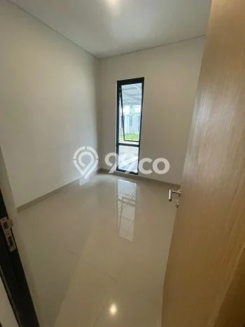 Hunian Cantik Modern Lb 92m2 di BSD, Tangerang Selatan Hunian Cantik Modern Lb 92m2 di BSD, Tangerang Selatan