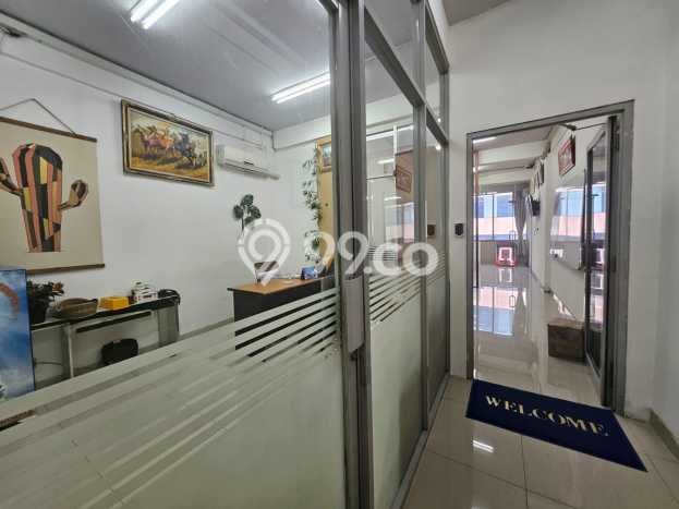 Ruko Disewakan Kawasan Kebon Jeruk, Luas 300m², Lokasi Komersial, Akses Utama Ruko Disewakan Kawasan Kebon Jeruk, Luas 300m², Lokasi Komersial, Akses Utama