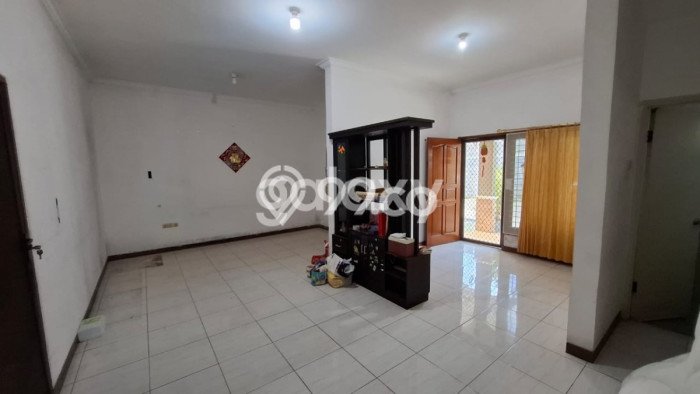 FEATURED! Rumah di Tambaksari, 2 KM, Lokasi Strategis, LT 128m² Bangunan 200m² FEATURED! Rumah di Tambaksari, 2 KM, Lokasi Strategis, LT 128m² Bangunan 200m²