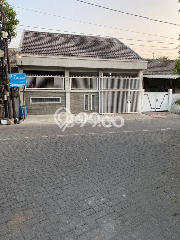 Hunian Cantik Modern Lb 140m2 di Waru, Sidoarjo Hunian Cantik Modern Lb 140m2 di Waru, Sidoarjo