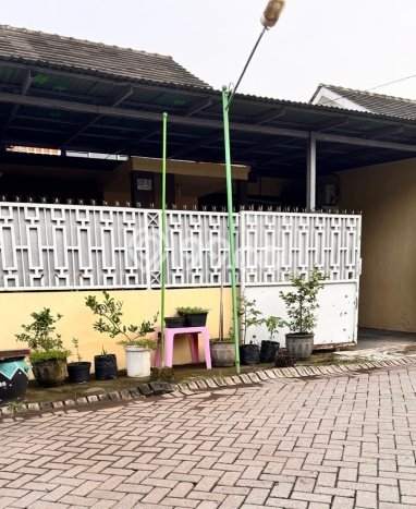 For Sale Rumah 2 Kamar Lokasi Ideal Bagus dan Strategis di Sidoarjo For Sale Rumah 2 Kamar Lokasi Ideal Bagus dan Strategis di Sidoarjo