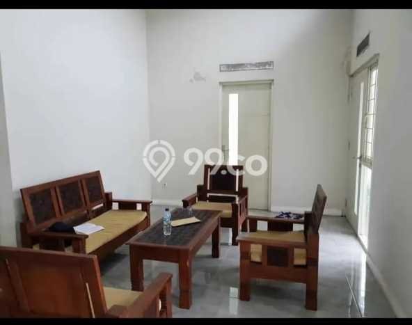 Rumah Lingkungan Nyaman di Gedangan, Sidoarjo, Luas 178m2m² LB 90m2m² Rumah Lingkungan Nyaman di Gedangan, Sidoarjo, Luas 178m2m² LB 90m2m²