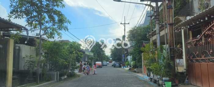 For Sale Rumah 5 Kamar Lokasi Strategis Bagus dan Strategis di Rungkut For Sale Rumah 5 Kamar Lokasi Strategis Bagus dan Strategis di Rungkut