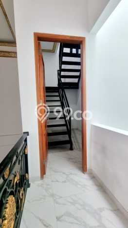 Rumah 4 KT 4 KM LT 165m2m², LB 250m2m² di Sukolilo, Surabaya Rumah 4 KT 4 KM LT 165m2m², LB 250m2m² di Sukolilo, Surabaya