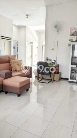 Hunian Mewah Siap Huni LT 180m2 di Rungkut, Surabaya Hunian Mewah Siap Huni LT 180m2 di Rungkut, Surabaya