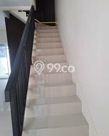 Jual Rumah Favorit Siap Huni LB 120m2 di Rungkut, Surabaya Jual Rumah Favorit Siap Huni LB 120m2 di Rungkut, Surabaya