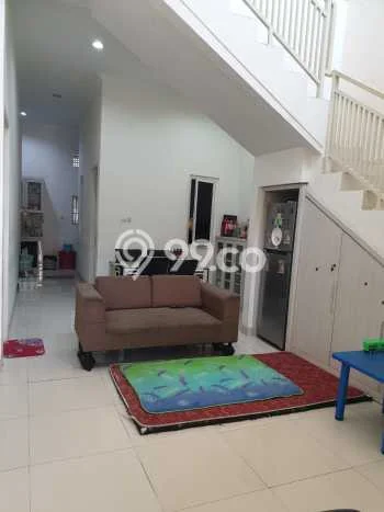 Hunian Cantik Minimalis Lb 220m2 di Jambangan, Surabaya Hunian Cantik Minimalis Lb 220m2 di Jambangan, Surabaya