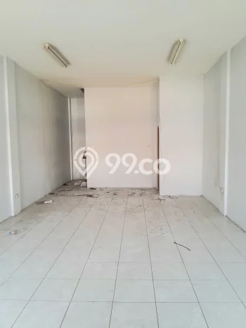 PROSPEK BAGUS! Ruko Kawasan , Luas 100m2m², Tingkat Keramaian Tinggi PROSPEK BAGUS! Ruko Kawasan , Luas 100m2m², Tingkat Keramaian Tinggi