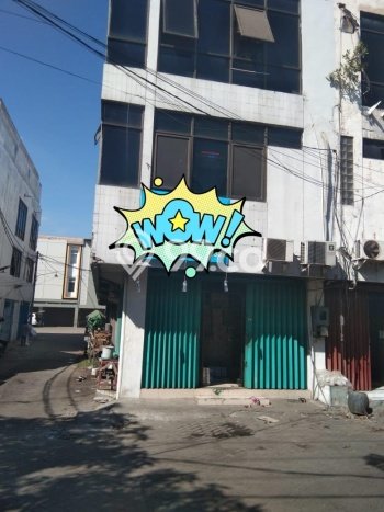 Ruko Lokasi Strategis di Perak, Luas 250m2m², Mainroad Ruko Lokasi Strategis di Perak, Luas 250m2m², Mainroad