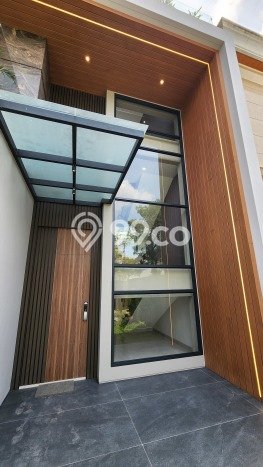 Jual Rumah Mewah Elegan Dengan View Cantik di Citraland, Surabaya Jual Rumah Mewah Elegan Dengan View Cantik di Citraland, Surabaya