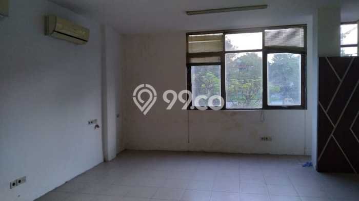 Ruko Lokasi Strategis di Perak, Luas 250m2m², Mainroad Ruko Lokasi Strategis di Perak, Luas 250m2m², Mainroad