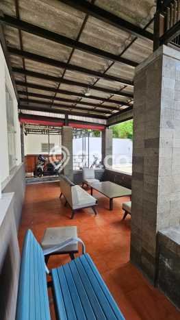 Rumah Elit LB 520m2 Siap Pakai Desain Elegan di Raya Darmo, Surabaya Rumah Elit LB 520m2 Siap Pakai Desain Elegan di Raya Darmo, Surabaya