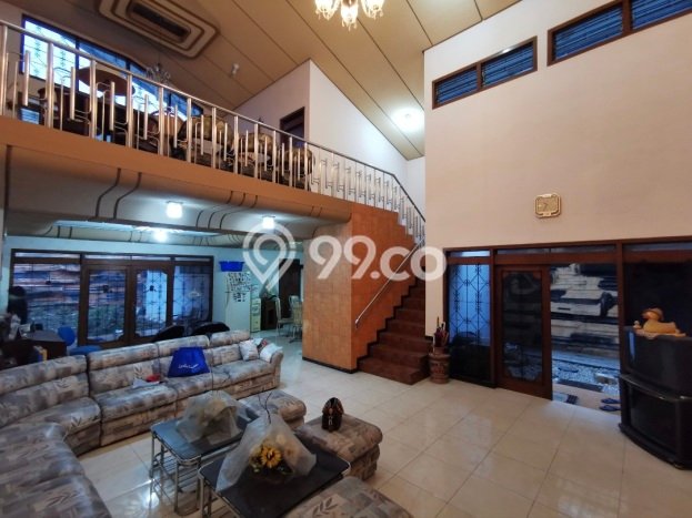 Hunian Mewah LB 450m2 Siap Pakai Desain Elegan di Manyar, Surabaya Hunian Mewah LB 450m2 Siap Pakai Desain Elegan di Manyar, Surabaya