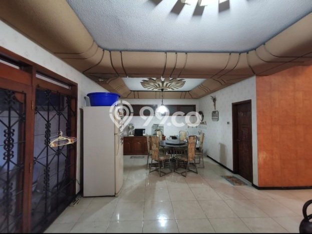 Hunian Mewah LB 450m2 Siap Pakai Desain Elegan di Manyar, Surabaya Hunian Mewah LB 450m2 Siap Pakai Desain Elegan di Manyar, Surabaya