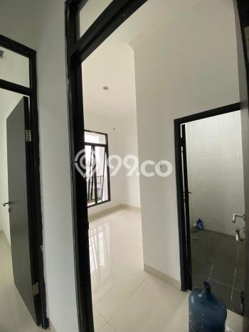 Rumah Strategis Minimalis Lb 80m2 di Ciracas, Jakarta Timur Rumah Strategis Minimalis Lb 80m2 di Ciracas, Jakarta Timur
