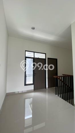Rumah Strategis Minimalis Lb 80m2 di Ciracas, Jakarta Timur Rumah Strategis Minimalis Lb 80m2 di Ciracas, Jakarta Timur