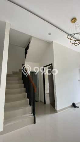 Rumah Strategis Minimalis Lb 80m2 di Ciracas, Jakarta Timur Rumah Strategis Minimalis Lb 80m2 di Ciracas, Jakarta Timur