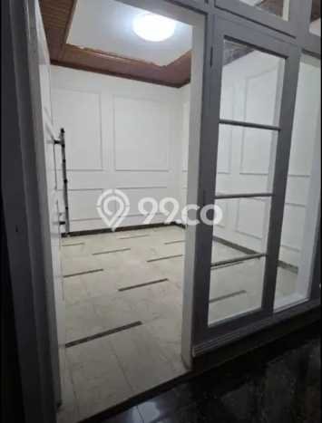 Rumah Eksklusif Siap Huni LT 170m2 di Duren Sawit, Jakarta Timur Rumah Eksklusif Siap Huni LT 170m2 di Duren Sawit, Jakarta Timur