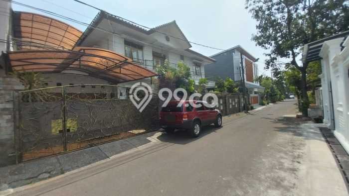 Rumah Luxury di Jakarta Timur Lokasi Strategis Kondisi Baik Rumah Luxury di Jakarta Timur Lokasi Strategis Kondisi Baik