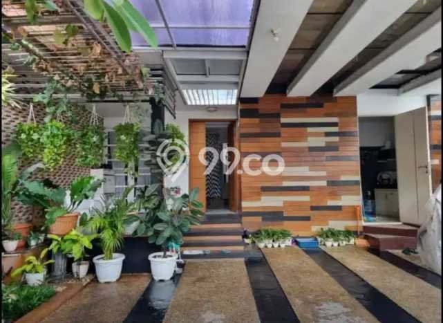 Rumah Elit Modern Tanpa Renovasi di Pondok Bambu Jakarta Timur Rumah Elit Modern Tanpa Renovasi di Pondok Bambu Jakarta Timur