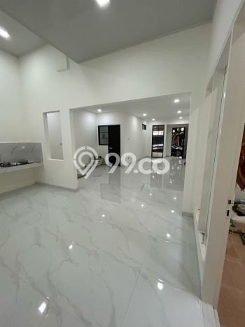 For Sale Hunian Rumah Nyaman 3 Kamar di Kota Wisata, Jakarta Timur For Sale Hunian Rumah Nyaman 3 Kamar di Kota Wisata, Jakarta Timur
