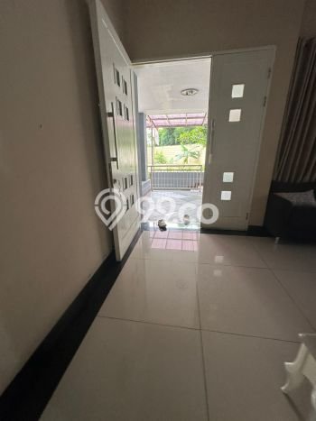 Rumah Elit Modern Tanpa Renovasi di Pondok Kelapa Jakarta Timur Rumah Elit Modern Tanpa Renovasi di Pondok Kelapa Jakarta Timur
