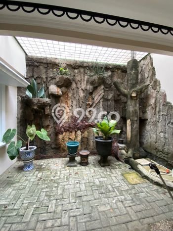 Rumah Elit Modern Siap Huni di Raffles Hills Jakarta Timur Rumah Elit Modern Siap Huni di Raffles Hills Jakarta Timur