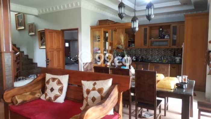 Siap Huni Hunian Elit 6 Kamar di Jagakarsa Dekat ke Mana Saja Siap Huni Hunian Elit 6 Kamar di Jagakarsa Dekat ke Mana Saja