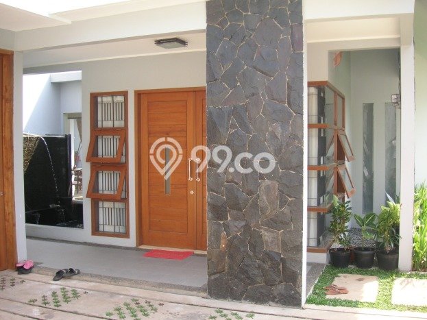 Rumah Mewah LB 400m2 Siap Pakai Desain Elegan di Cibubur, Jakarta Timur Rumah Mewah LB 400m2 Siap Pakai Desain Elegan di Cibubur, Jakarta Timur