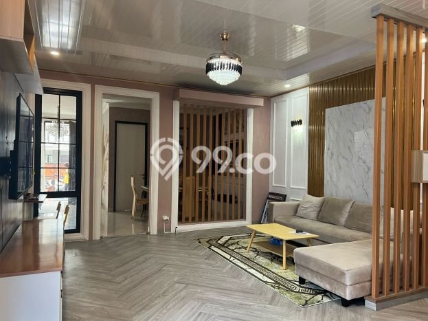 Rumah Elit LB 270m2 Siap Huni Desain Elegan di Cibubur, Jakarta Timur Rumah Elit LB 270m2 Siap Huni Desain Elegan di Cibubur, Jakarta Timur
