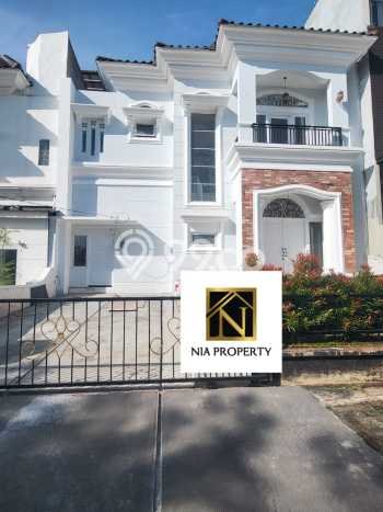Dijual Rumah Mewah Elegan Dengan View Cantik di Cibubur, Jakarta Timur Dijual Rumah Mewah Elegan Dengan View Cantik di Cibubur, Jakarta Timur