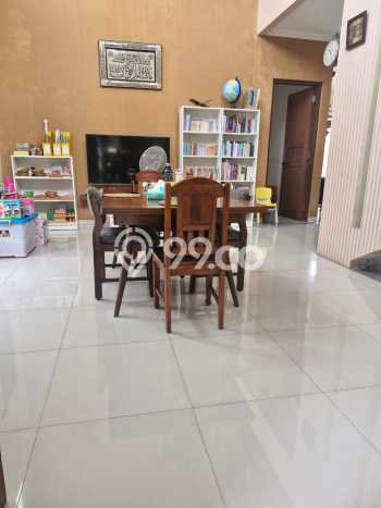 Hunian Mewah LB 160m2 Siap Pakai Desain Elegan di Kota Wisata, Bogor Hunian Mewah LB 160m2 Siap Pakai Desain Elegan di Kota Wisata, Bogor