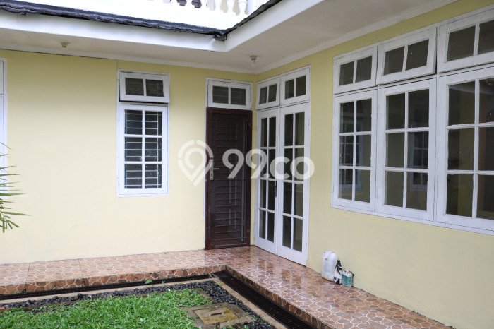 Ready to Use! Premium House LT 300m2 Desain Elegan di Kota Wisata Ready to Use! Premium House LT 300m2 Desain Elegan di Kota Wisata