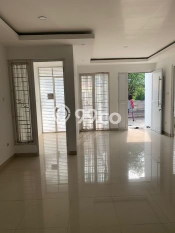 Jual Rumah Luas Megah Dengan View Cantik di Cibubur, Jakarta Timur Jual Rumah Luas Megah Dengan View Cantik di Cibubur, Jakarta Timur