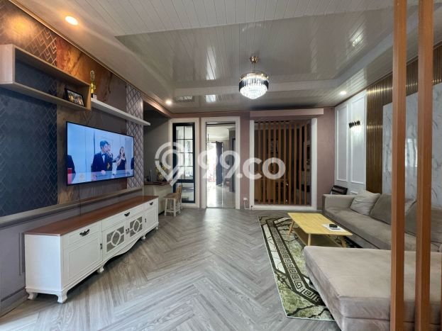 Jual Rumah Mewah Megah Dengan View Cantik di Cibubur, Jakarta Timur Jual Rumah Mewah Megah Dengan View Cantik di Cibubur, Jakarta Timur