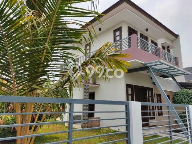 Dijual Hunian Rumah Terawat 3 KT di Cibubur, Jakarta Timur Dijual Hunian Rumah Terawat 3 KT di Cibubur, Jakarta Timur