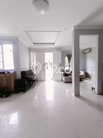 Rumah Modern 3 KT di Kota Wisata Jakarta Timur Unfurnished Rumah Modern 3 KT di Kota Wisata Jakarta Timur Unfurnished