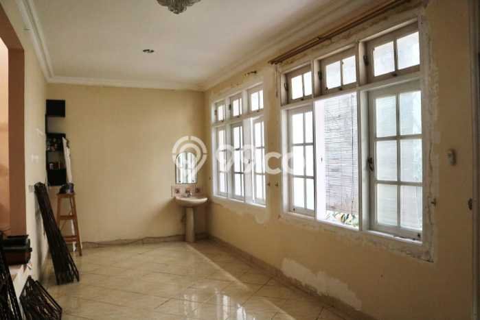 Ready to Use! Premium House LT 300m2 Desain Elegan di Kota Wisata Ready to Use! Premium House LT 300m2 Desain Elegan di Kota Wisata