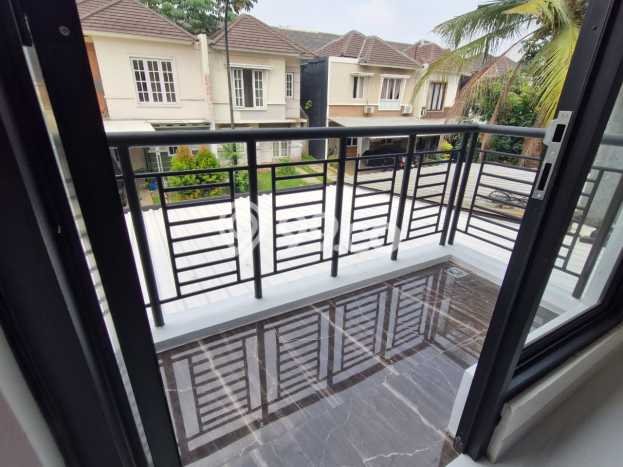 Dijual Rumah Eksklusif 3 KT di Kota Wisata, Jakarta Timur Dijual Rumah Eksklusif 3 KT di Kota Wisata, Jakarta Timur